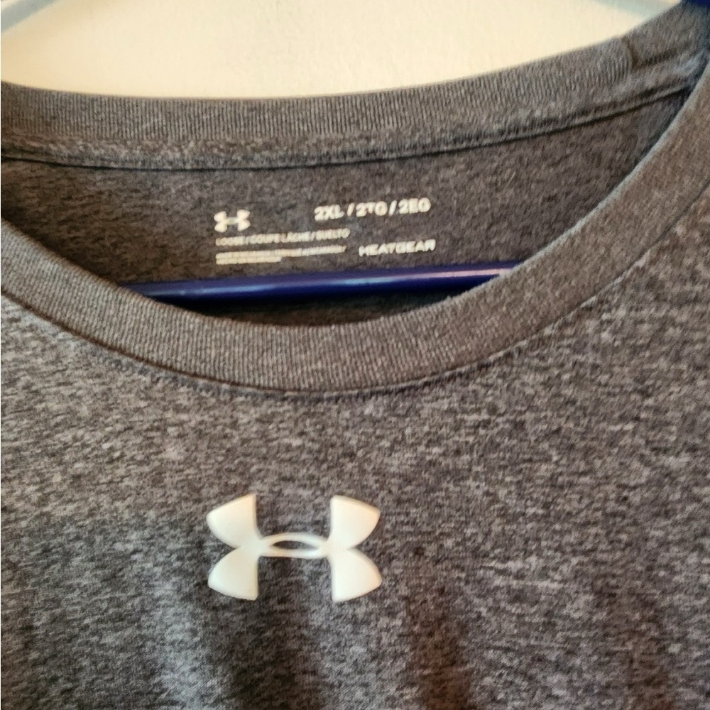Under Armour heat gear loose fit grey shirt size mens xxl - Picture 2 of 4